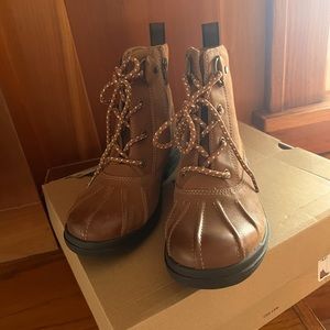 UGG womens Hapsburg Duck Fashion Boot, Chestnut Leather, Size 7